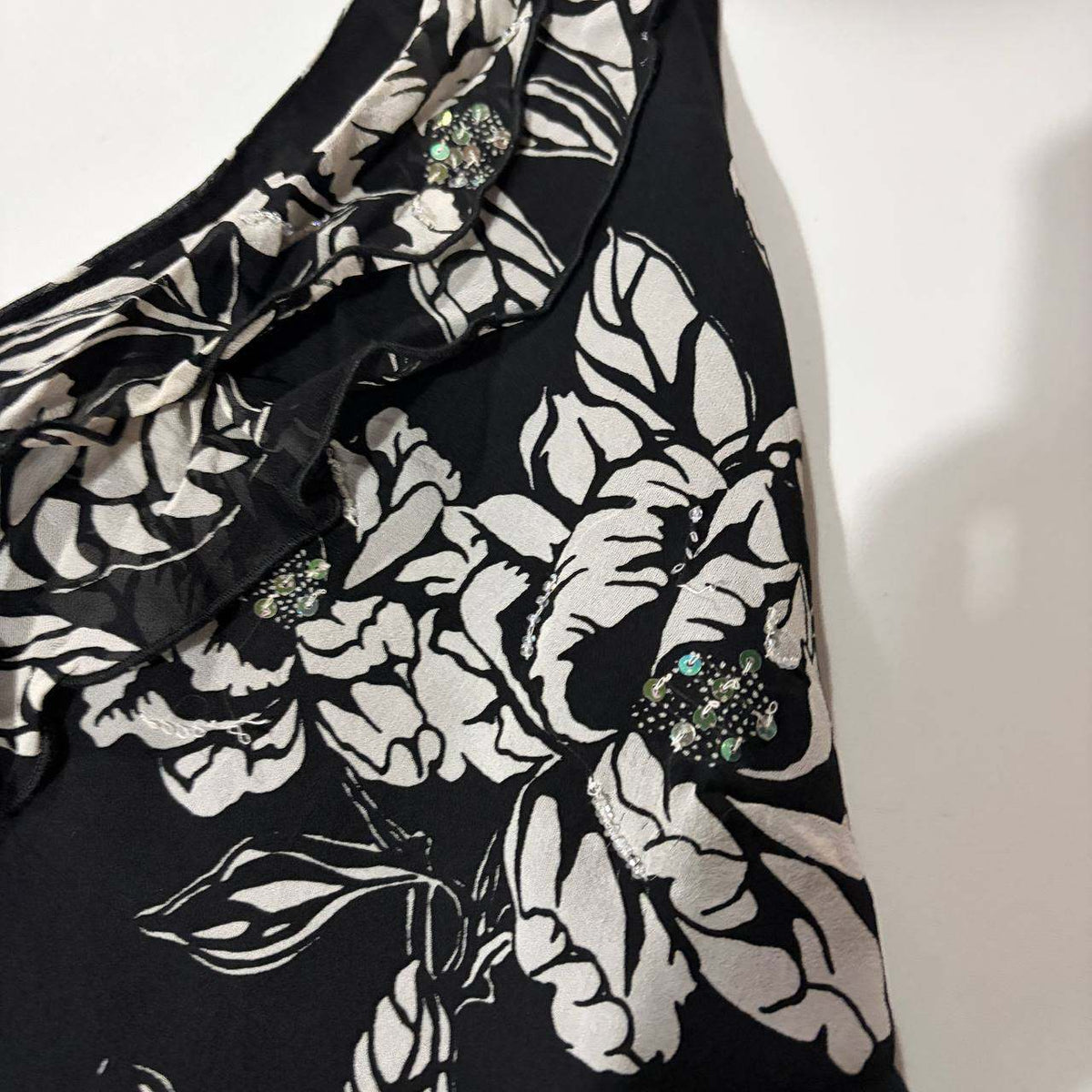 cache size 10 vintage floral black and white top 2000s y2k