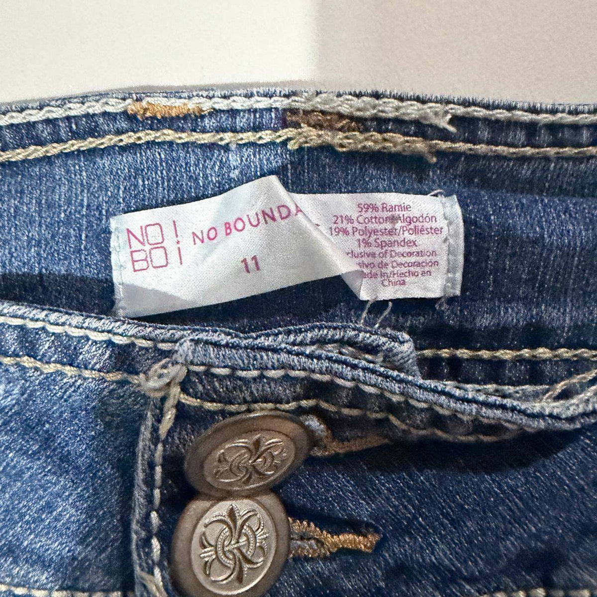 no boundaries low rise denim mini skirt  - vintage y2k 2000s - size estimated 12