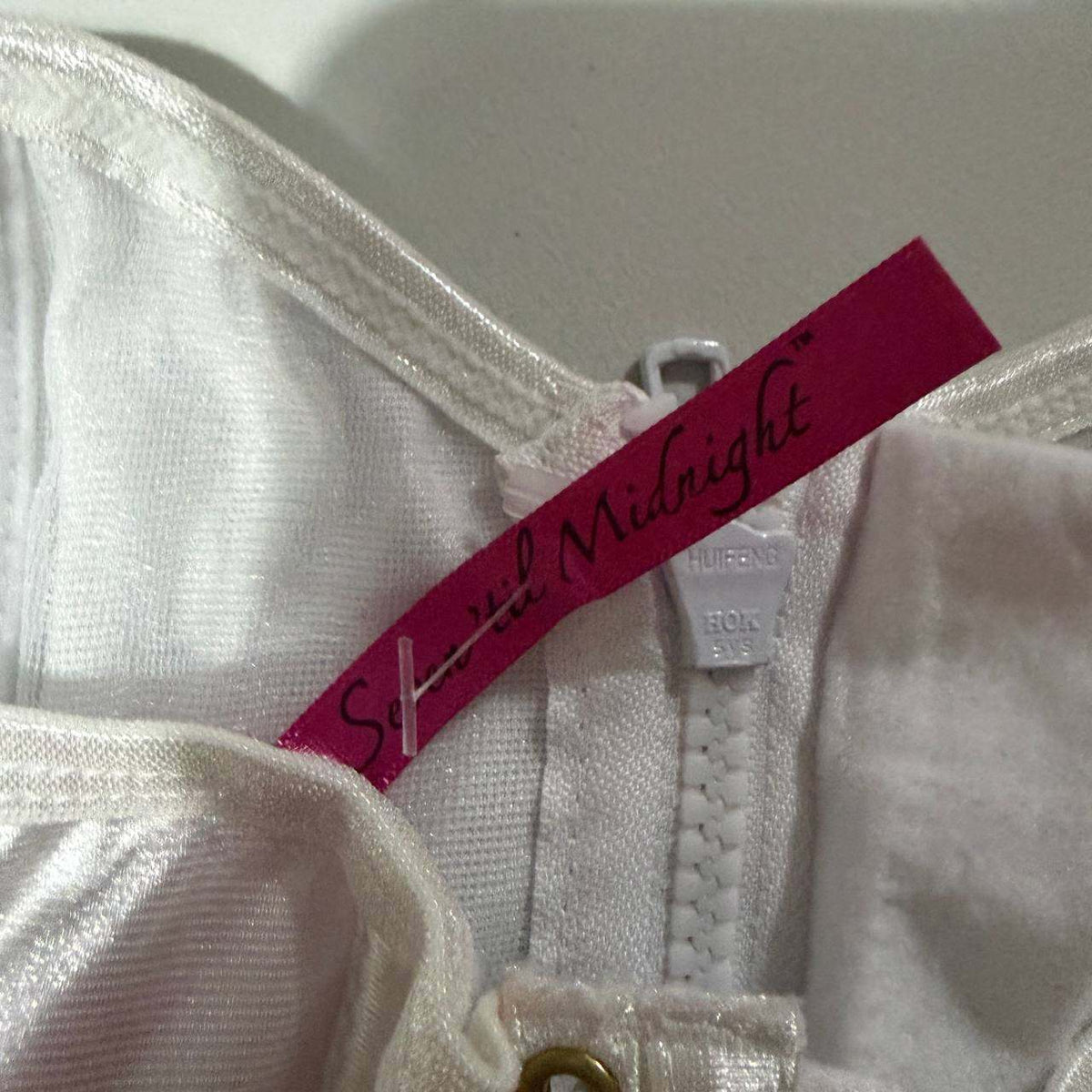 seven til midnight size small white silky corset zip up y2k vintage