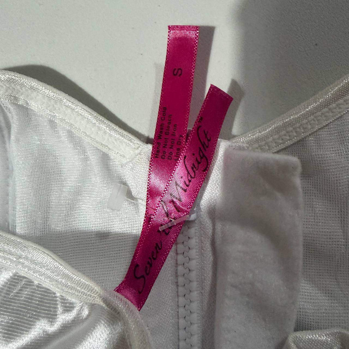 seven til midnight size small white silky corset zip up y2k vintage